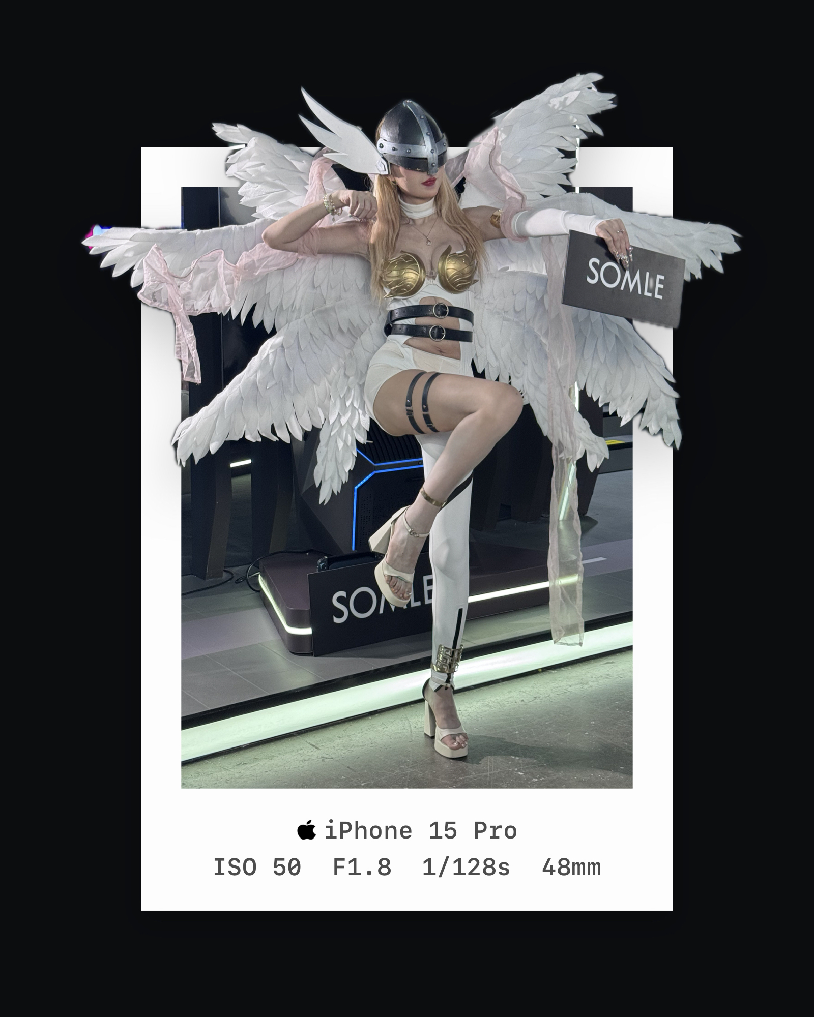 Angel cosplay transformed into a pop out 3D photo